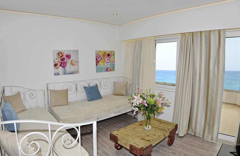Princess Irini Sea Front Aparthotel Ретимно Стая снимка